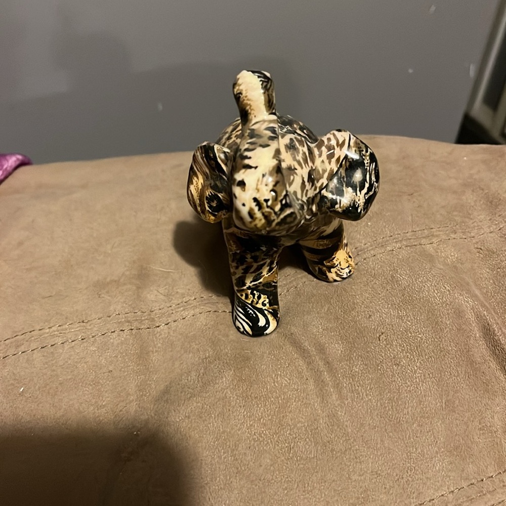 Elephant kickback - Picture 2 of 3